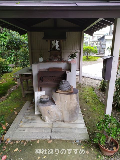 宝寿院の隠れた名所　泉龍神社