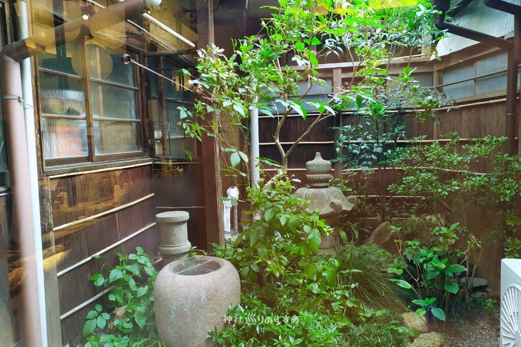 長良川デパート古民家中庭