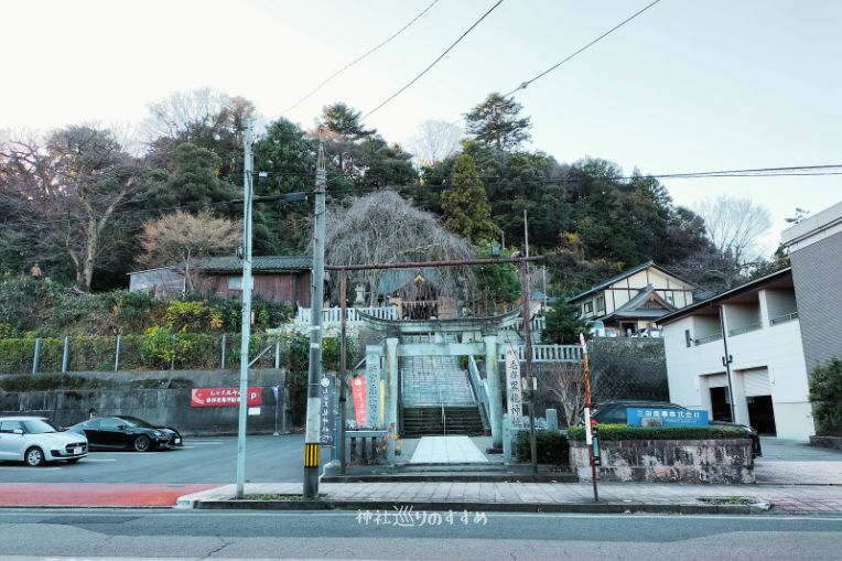 毛谷黒龍神社公園通りから映した写真