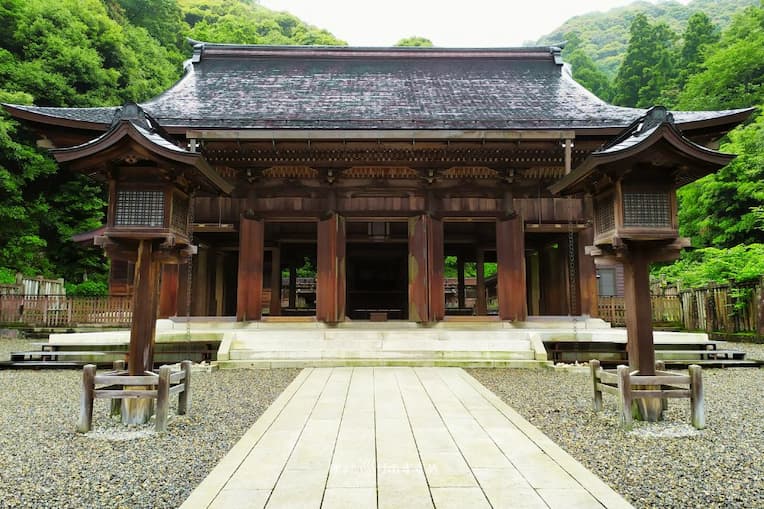伊奈波神社拝殿