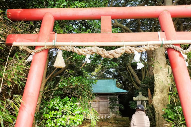 大湊神社の朱色の鳥居