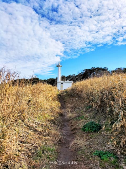 雄島の灯台正面