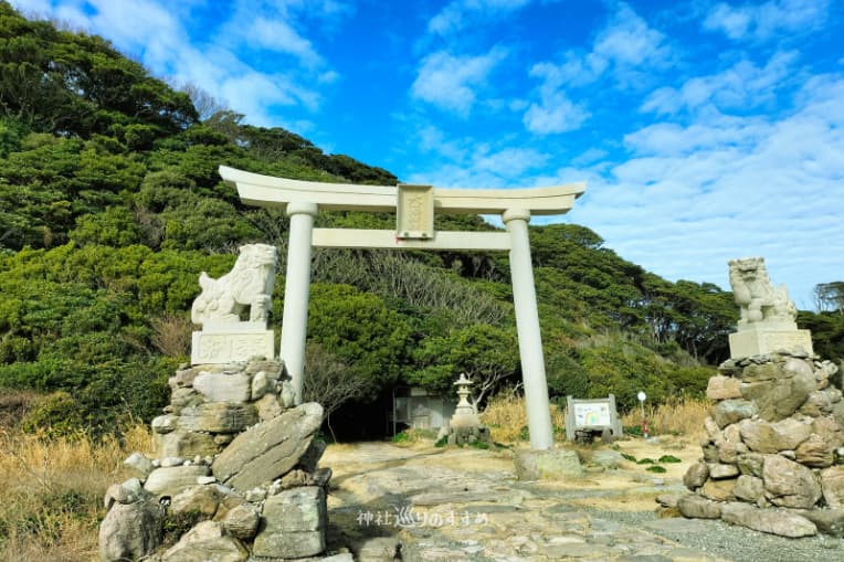 雄島鳥居と狛犬