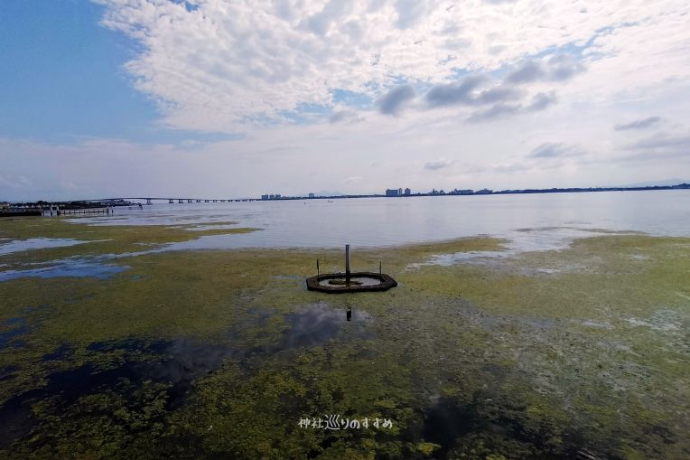 湖にある高浜虚子の句碑