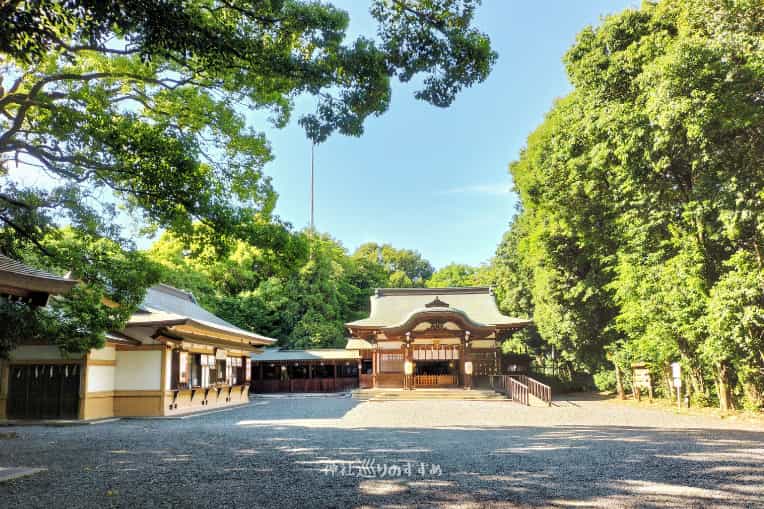 氷上姉子神社境内