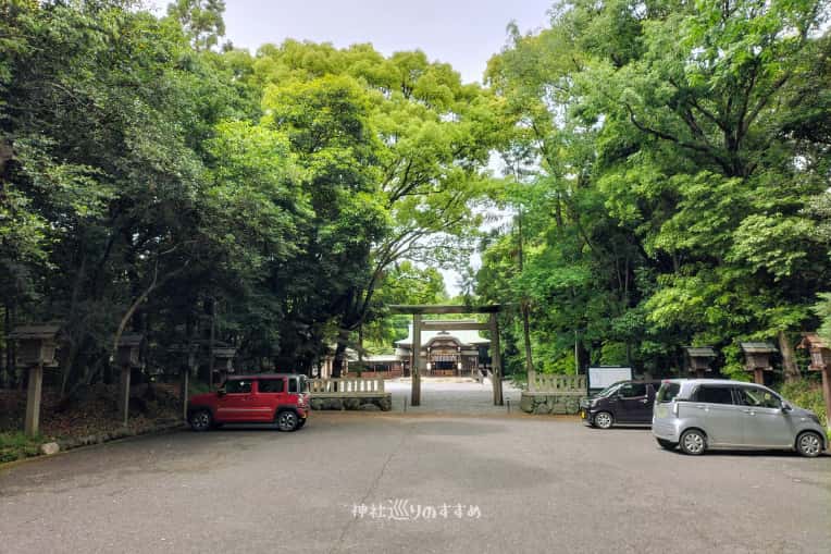 氷上姉子神社駐車場