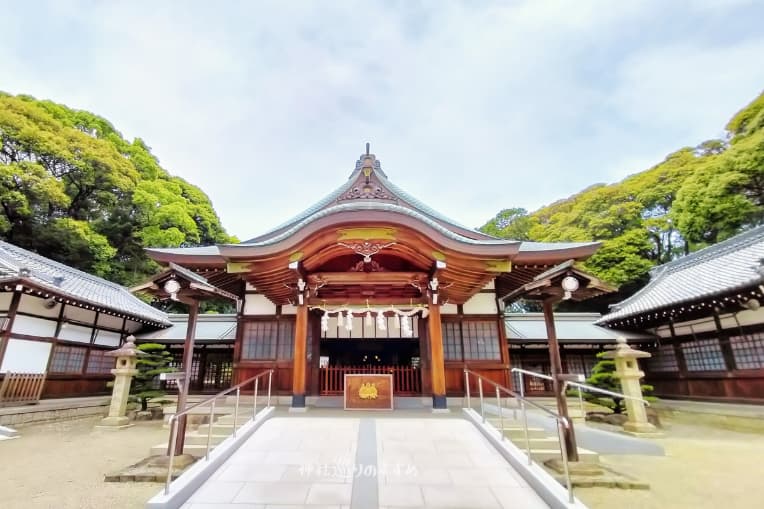 成海神社拝殿