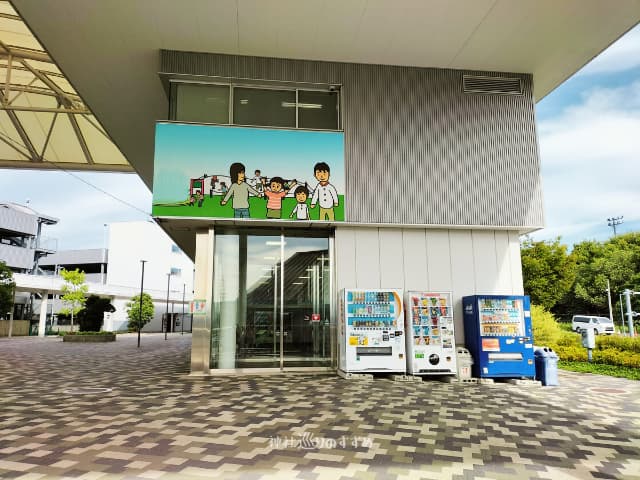 東駐車場前トイレ・休憩所