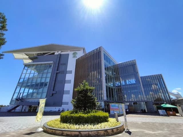 ペガサススタンド側