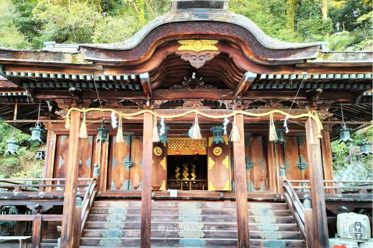 長等神社本殿正面