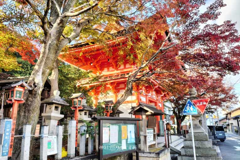 長等神社楼門左横から撮影