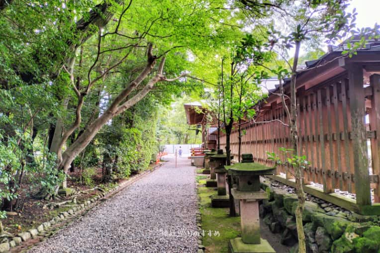 御神田へ続く参道