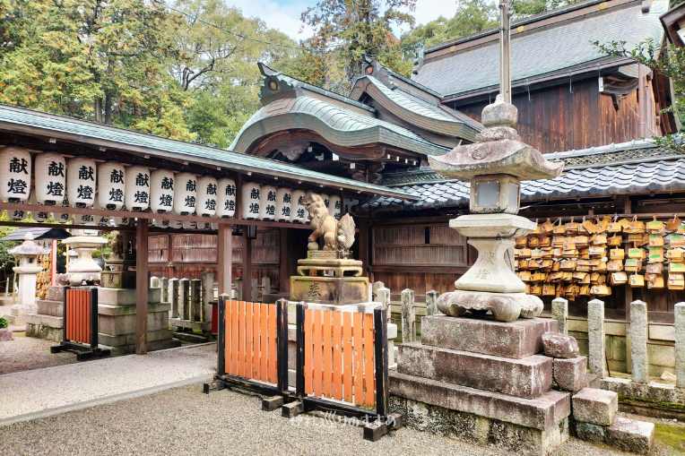 賀茂神社ご本殿右サイド